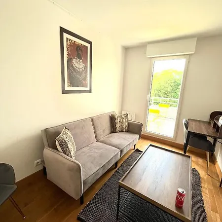 Apartment Les Moulineaux Quai De Seine Issy-les-Moulineaux
