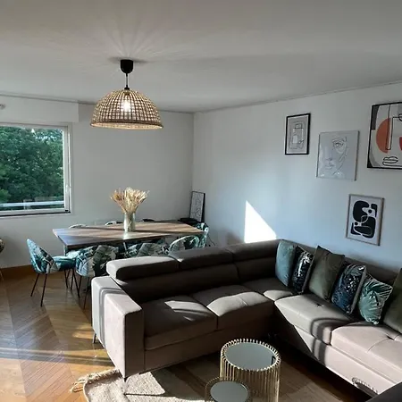 Les Moulineaux Quai De Seine Apartment Issy-les-Moulineaux